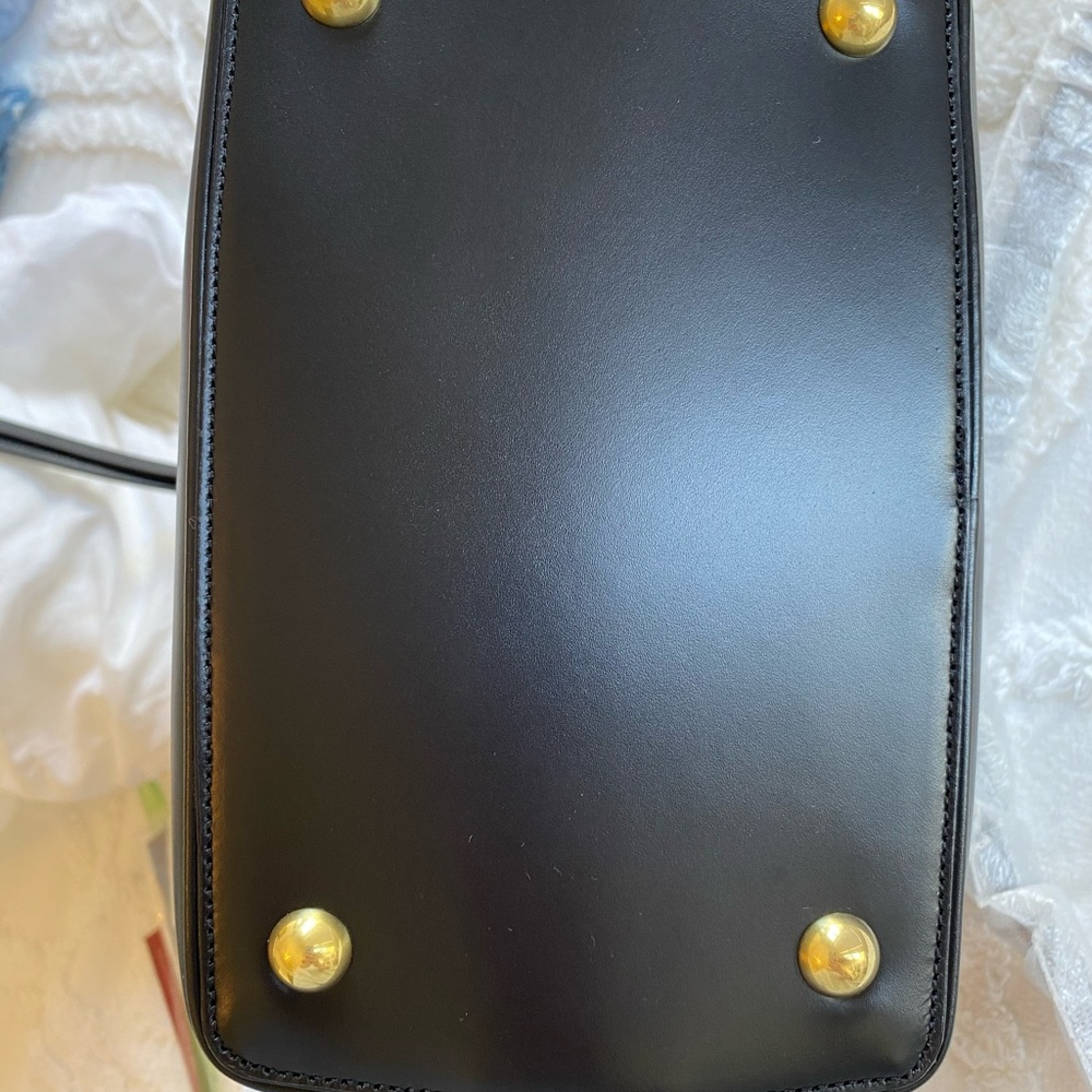 Saint Laurent Calfskin Large Emmanuelle Bucket Bag - Picture 8 of 13